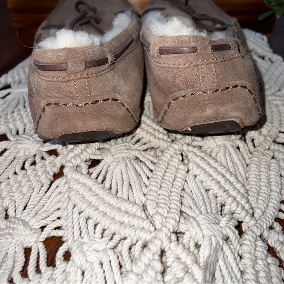 UGG | Olsen Slipper - Picture 5 of 8